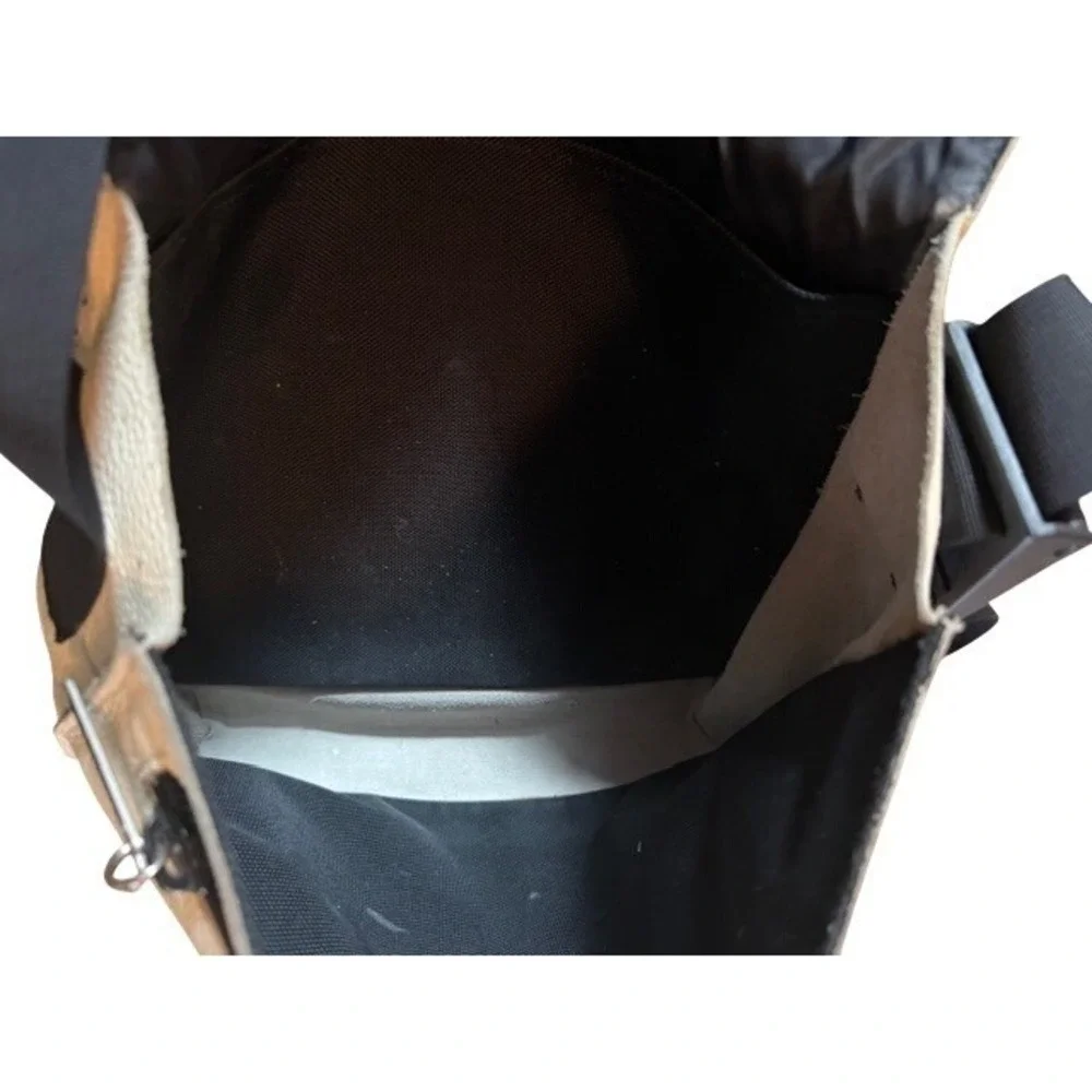 J.Fold Leather Messenger Bag RARE Cream Black Abstract Scribble Crossbody Urban‎